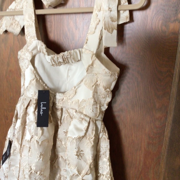 Lulus Unique Beauty Floral Tie Strap Midi Dress in Cream with Pockets sz xs NWT - Picture 13 of 13